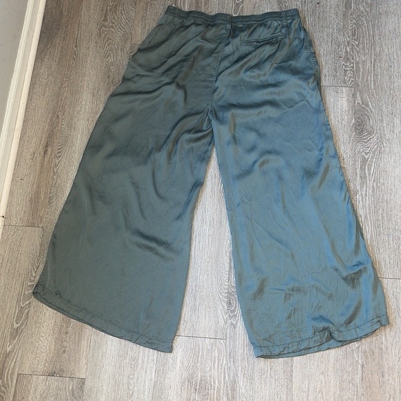 Aerie High Waisted Super Baggy Satin Pant green size xl silky trouser wide leg - Picture 9 of 9